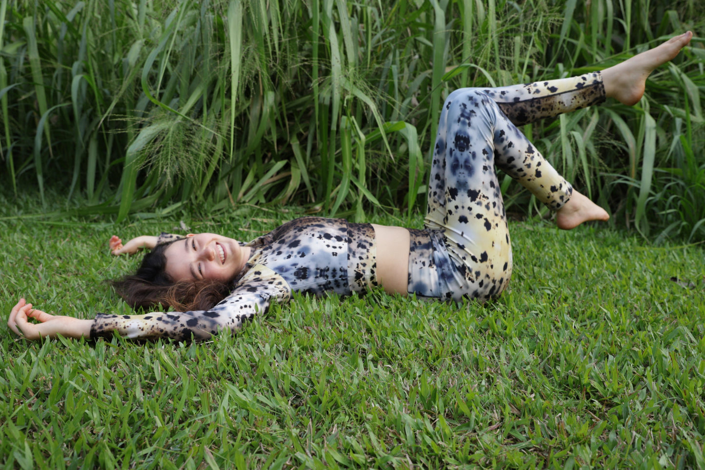 SparkleStyleCo. Montana Agate High Rise Legging and Eco-Friendly Long-Sleeve Crop Top. (Hanalei, Kauai)